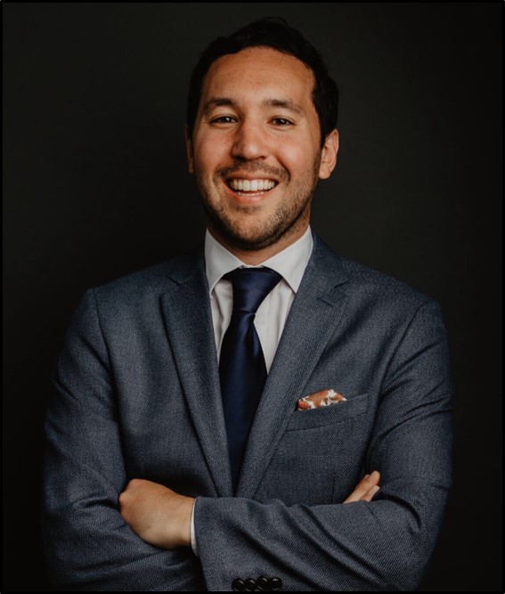 Alex Nicolaou headshot